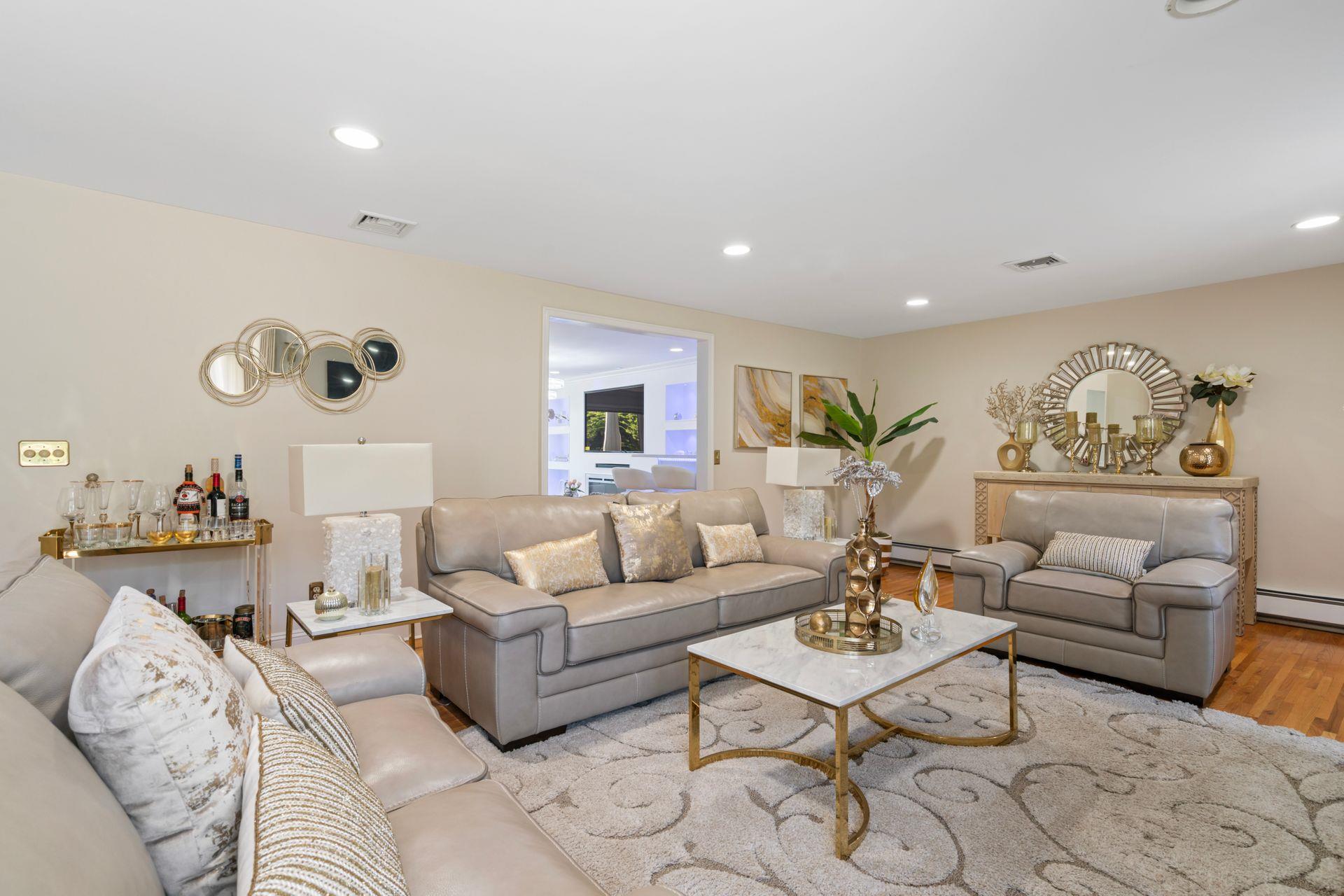 Dix Hills, New York 11746, United States, 5 Bedrooms Bedrooms, ,4 BathroomsBathrooms,Residential,Coming Soon,162521