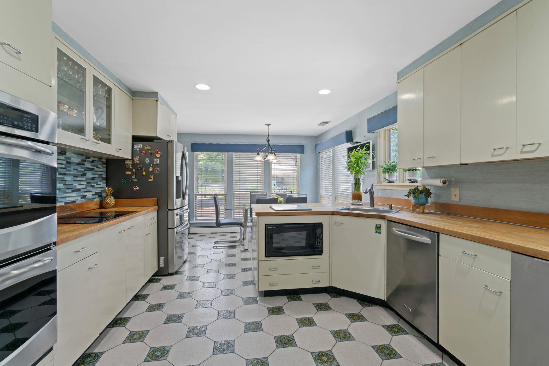 Dix Hills, New York 11746, United States, 5 Bedrooms Bedrooms, ,4 BathroomsBathrooms,Residential,Coming Soon,162521