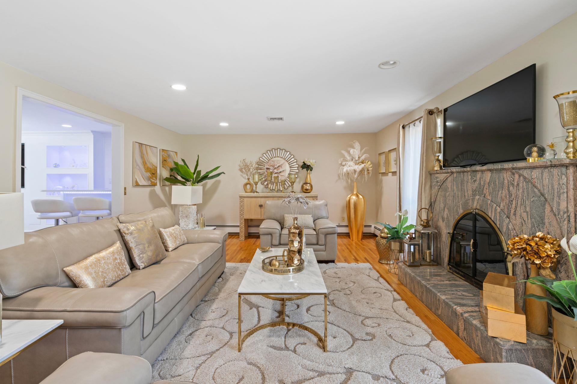 Dix Hills, New York 11746, United States, 5 Bedrooms Bedrooms, ,4 BathroomsBathrooms,Residential,Coming Soon,162521