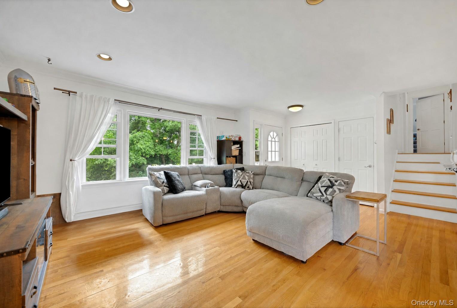 18 Valley Drive