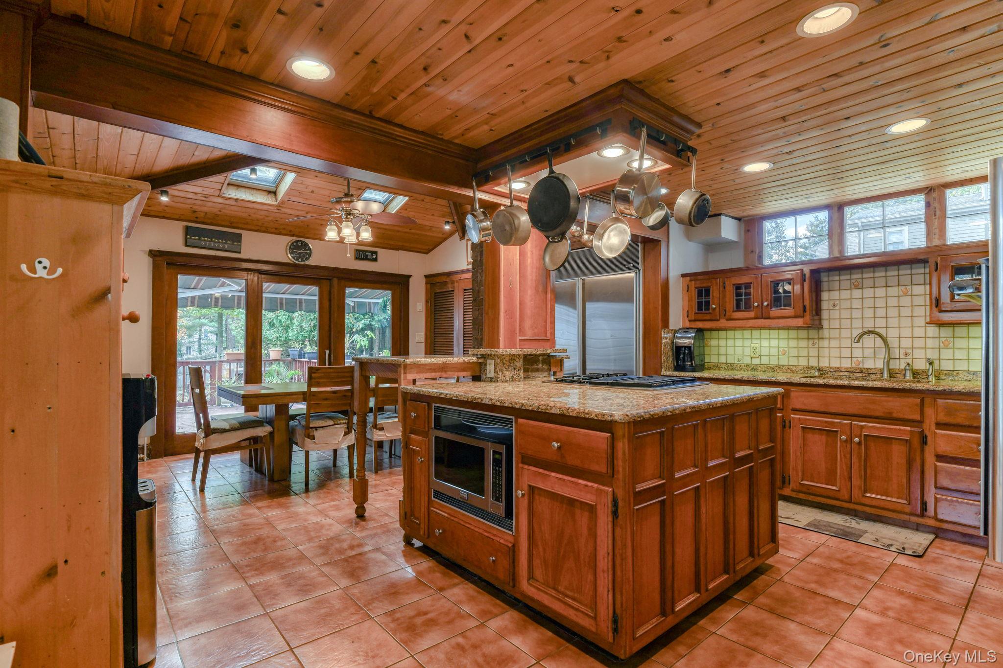 689 Blue Hill Road, River Vale