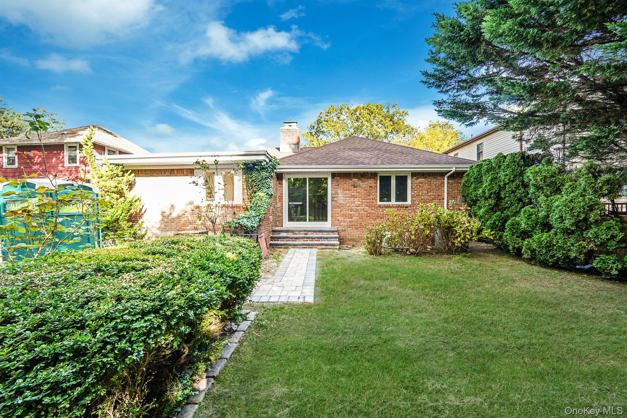32 Fairview Avenue
