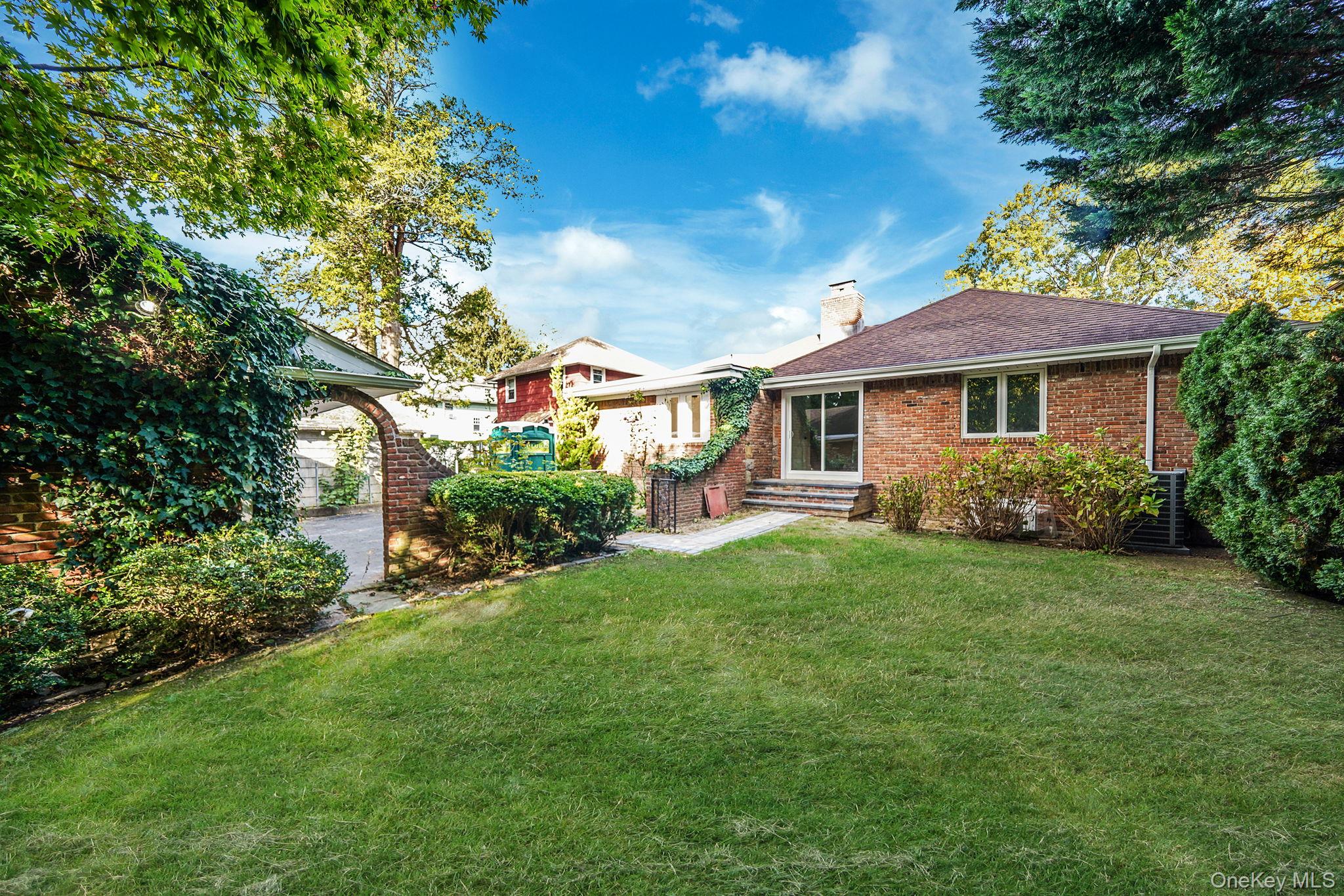 32 Fairview Avenue