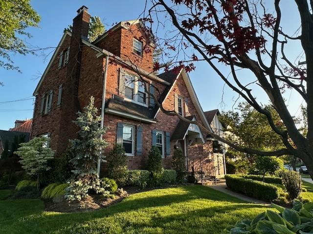 Cryders Lane, Whitestone, Queens, NY - 4 Bedrooms  
3 Bathrooms  
7 Rooms - 