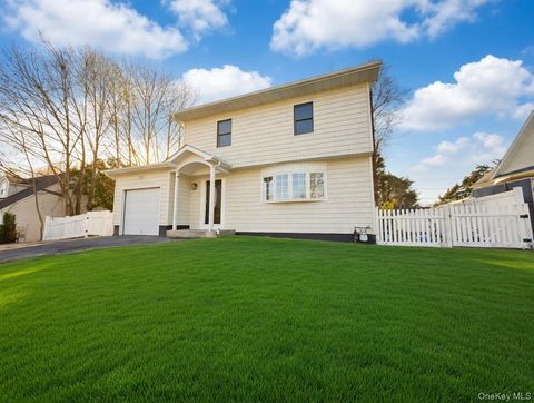 10 Curlin Lane Saint James NY 11780