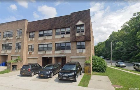 240-02 70th Avenue 1C Douglaston NY 11362