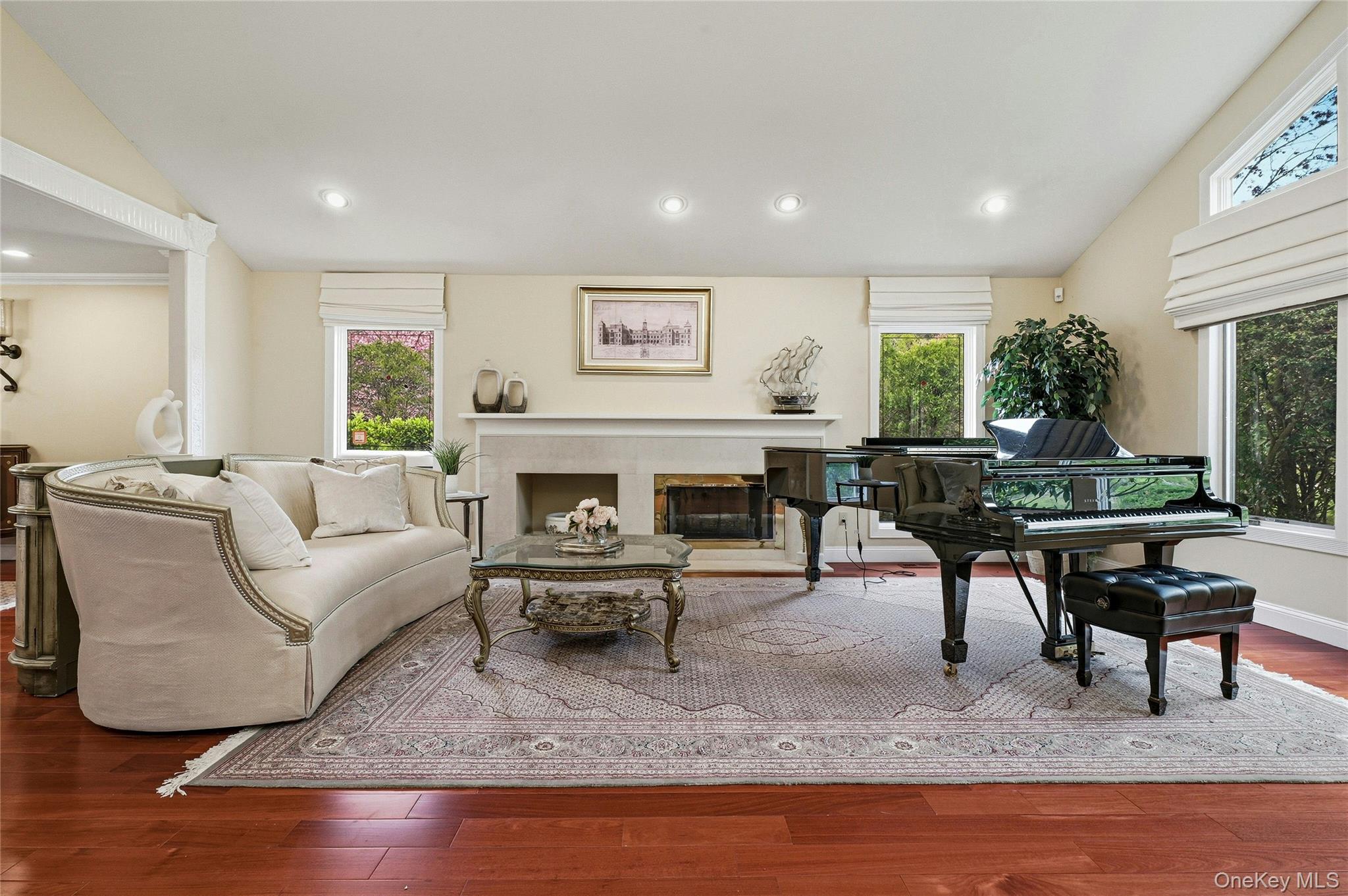 18 Aldgate Drive W