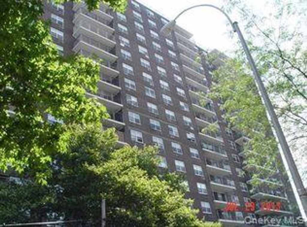 Photo of 2550 Olinville Avenue #7E, Bronx, NY 10467 (MLS # 951016)