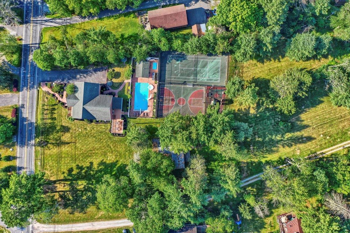 517 Sackett Lake Road