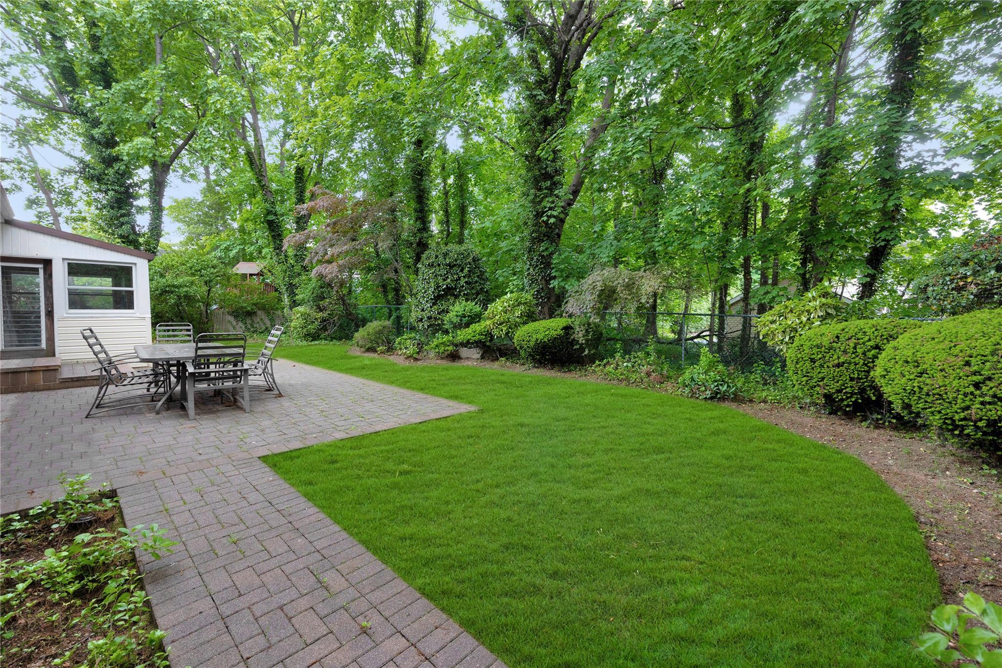64 Church Street, Syosset, New York image 4