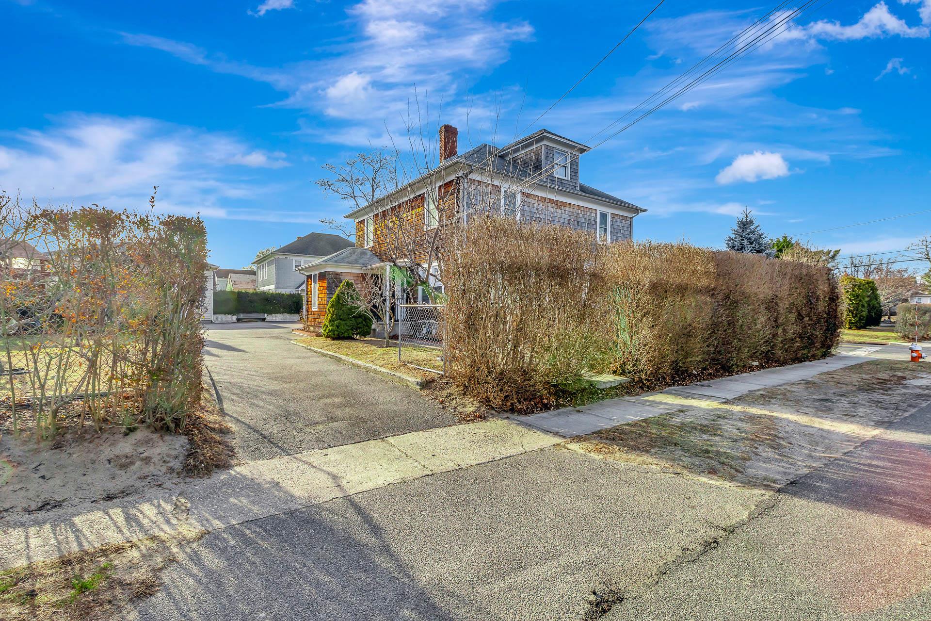 Property for Sale at Sweezy Avenue, Riverhead, Hamptons, NY - Bedrooms: 9 
Bathrooms: 4  - $1,475,000