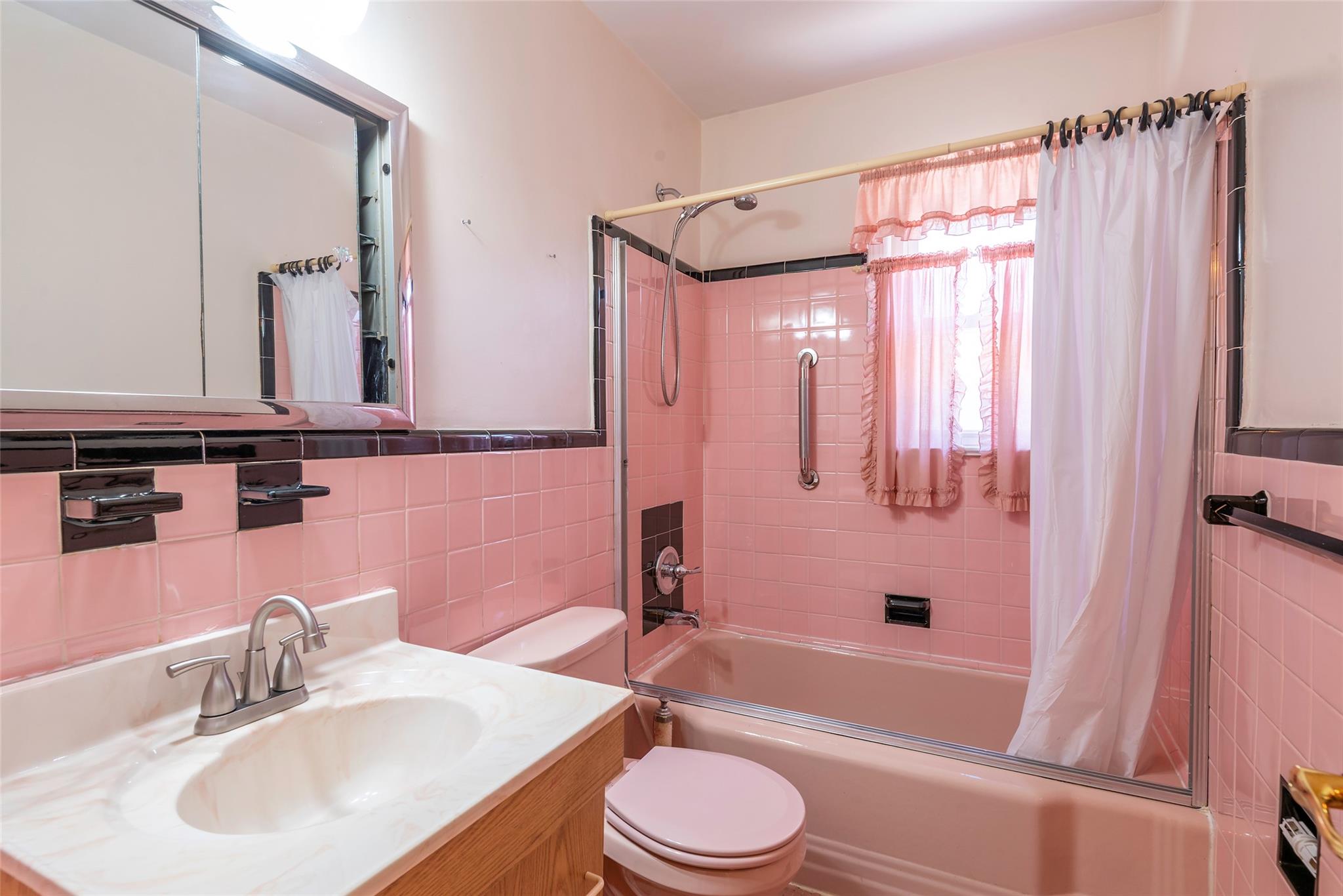 86-52 Musket Street, Queens Village, New York image 16