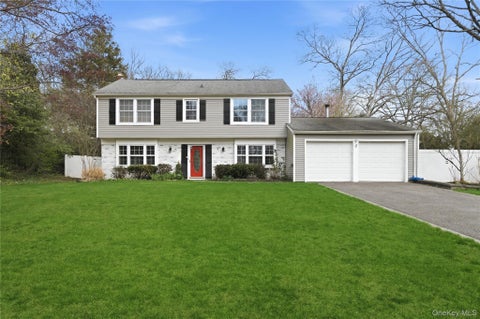 Homes For Sale - 3 Shawmont Lane<br/> Suffolk County, Stony Brook, NY 11790