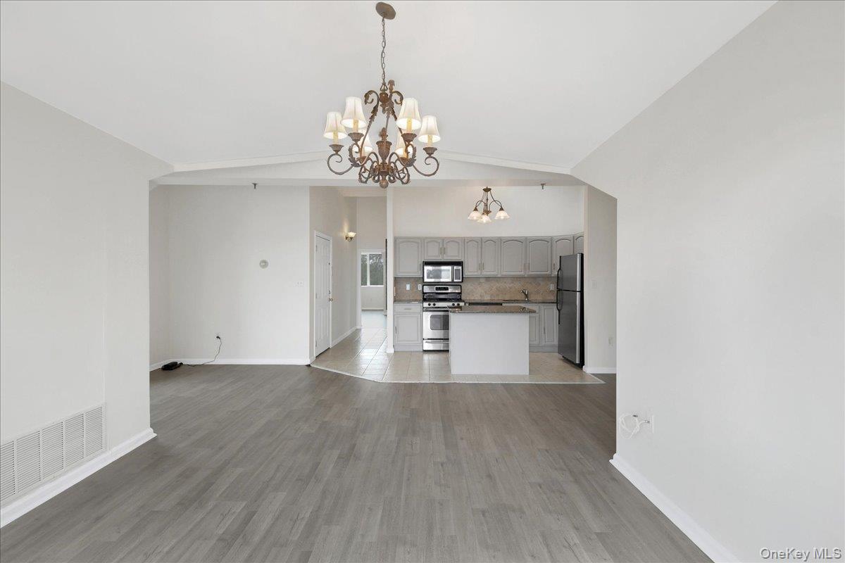 1424 Outlook Avenue 3