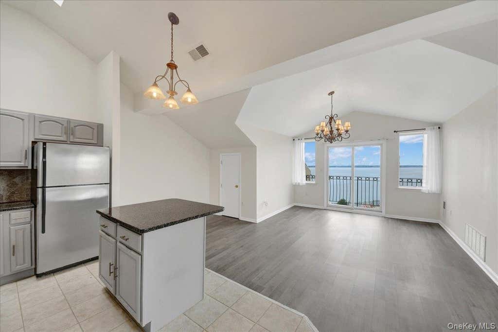 Photo of 1424 Outlook Avenue #3, Bronx, NY 10465 (MLS # 1022081)