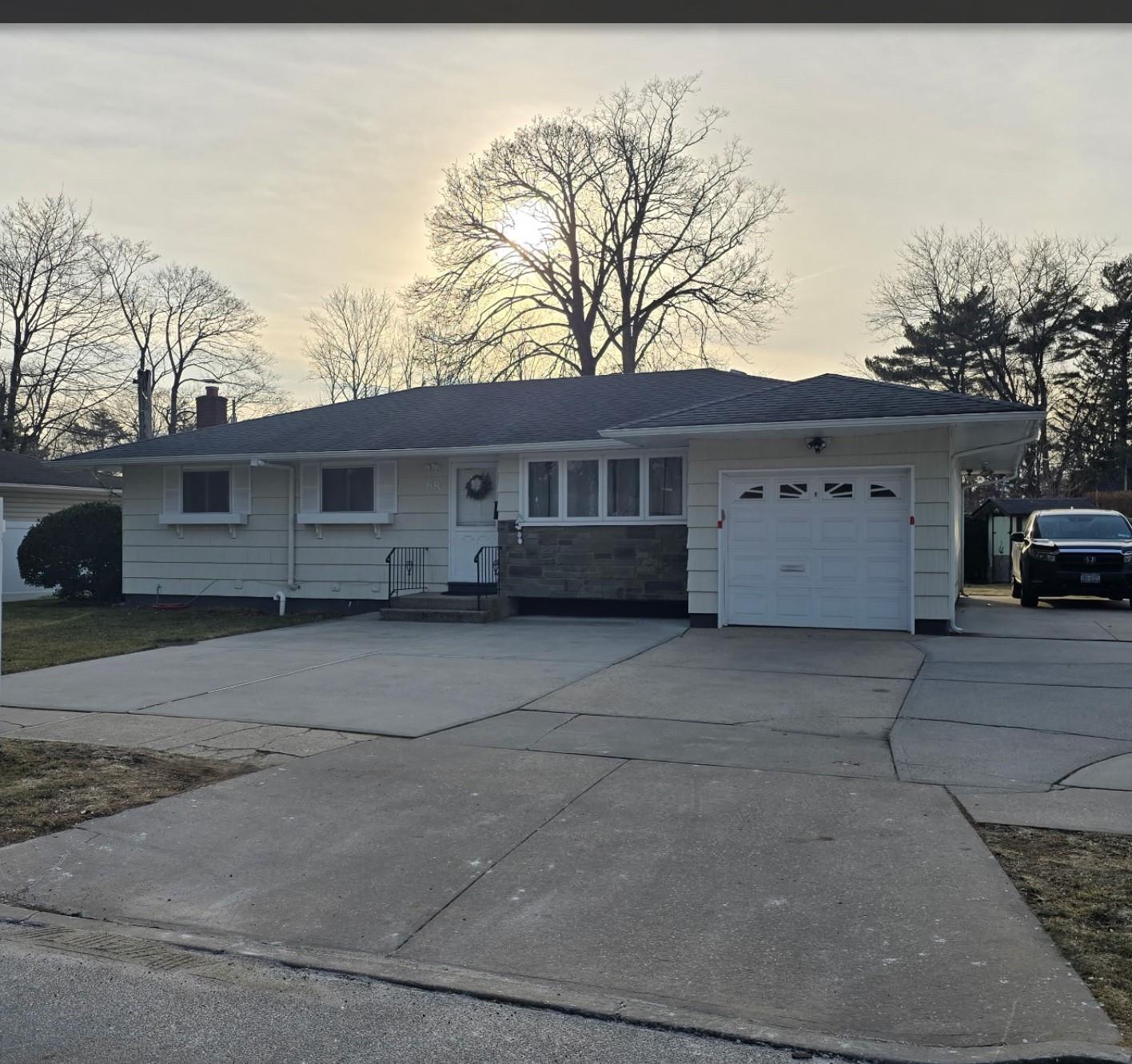 68 Washington Ave, Brentwood, New York image 1