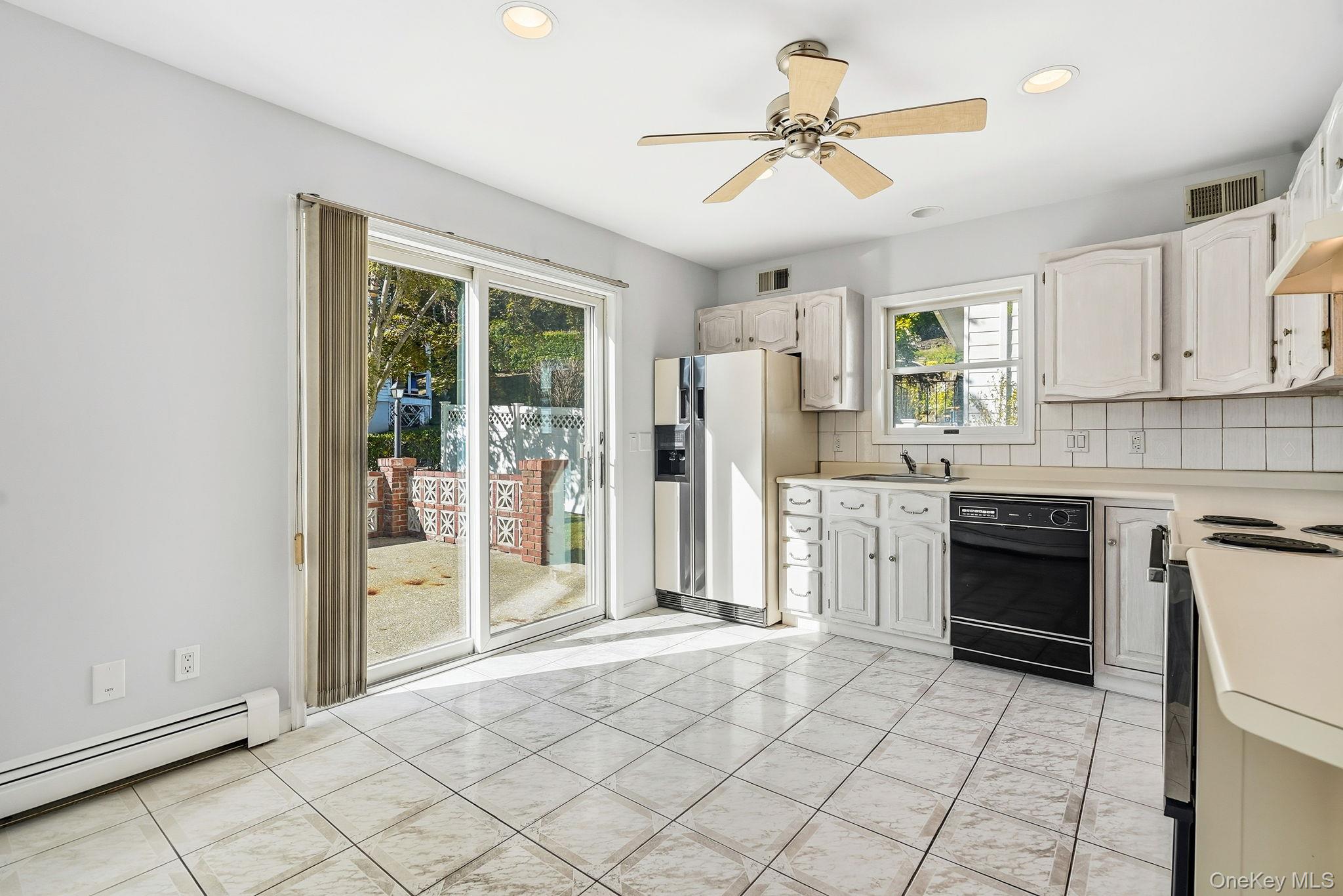 White Plains, New York 10603, United States, 5 Bedrooms Bedrooms, ,4 BathroomsBathrooms,Residential,Active,230515