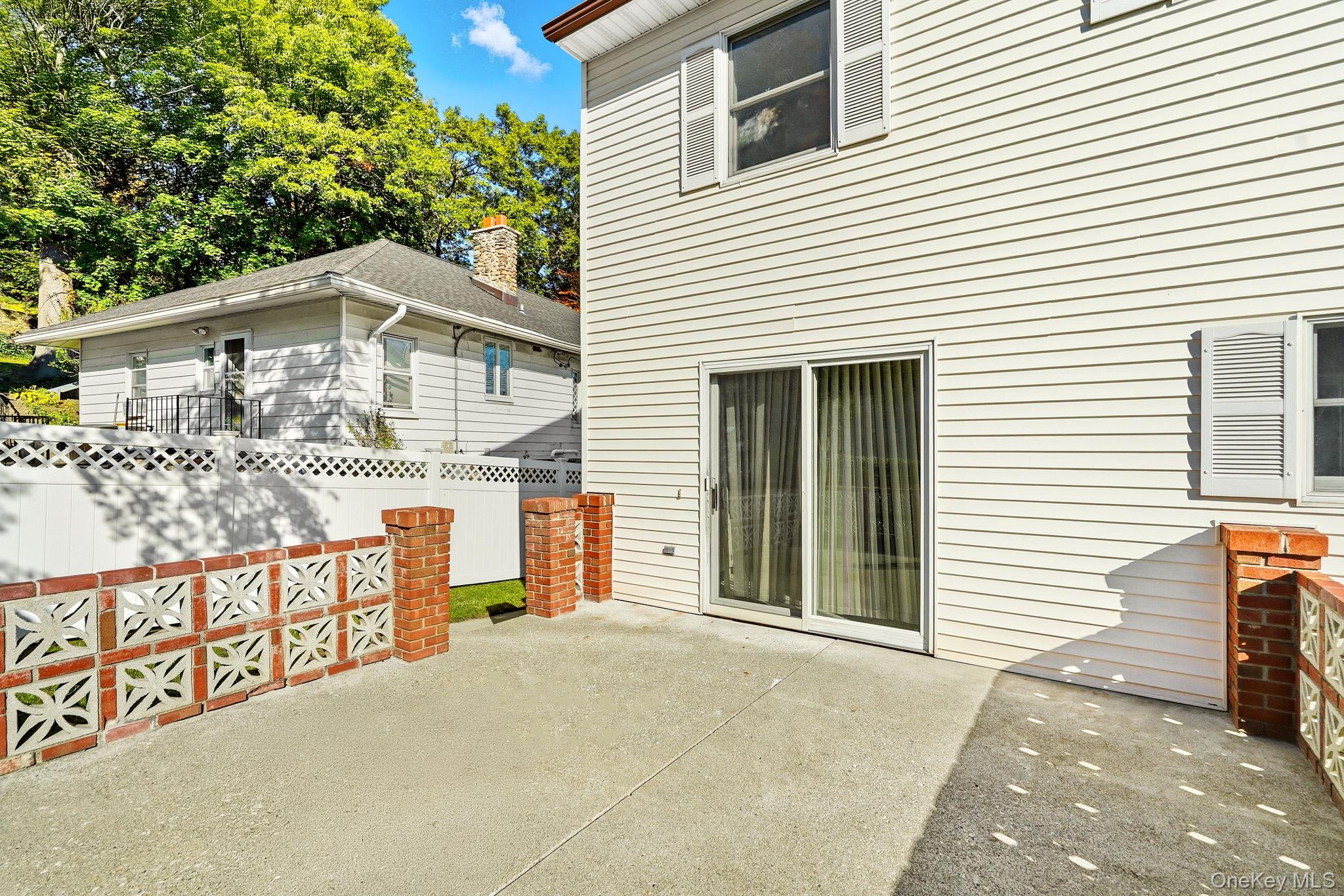 White Plains, New York 10603, United States, 5 Bedrooms Bedrooms, ,4 BathroomsBathrooms,Residential,Active,230515