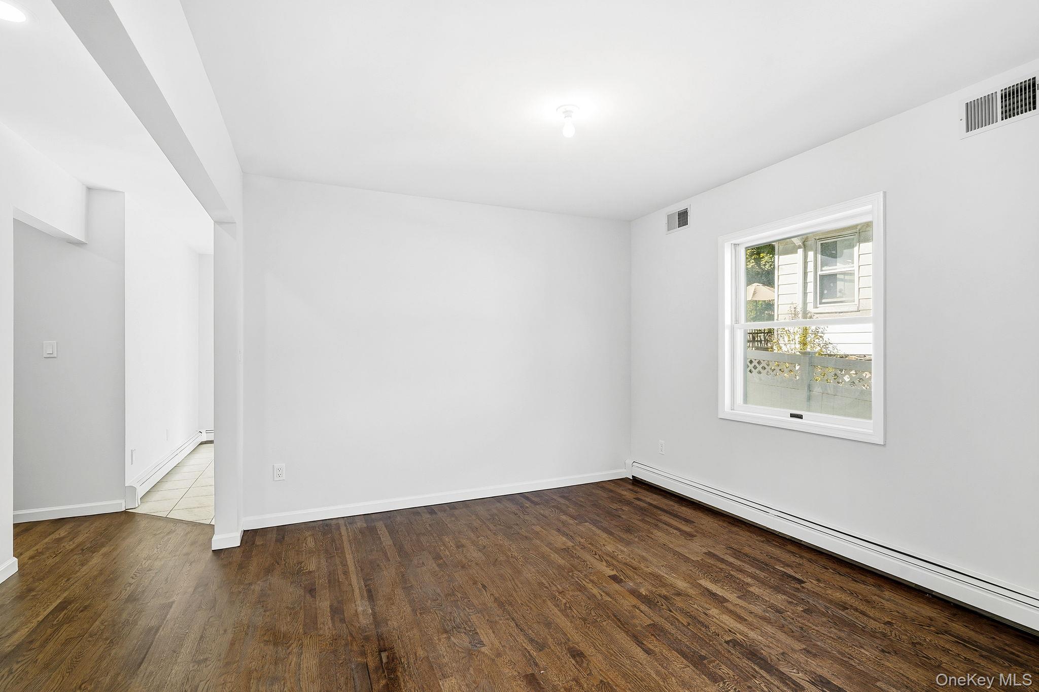 White Plains, New York 10603, United States, 5 Bedrooms Bedrooms, ,4 BathroomsBathrooms,Residential,Active,230515