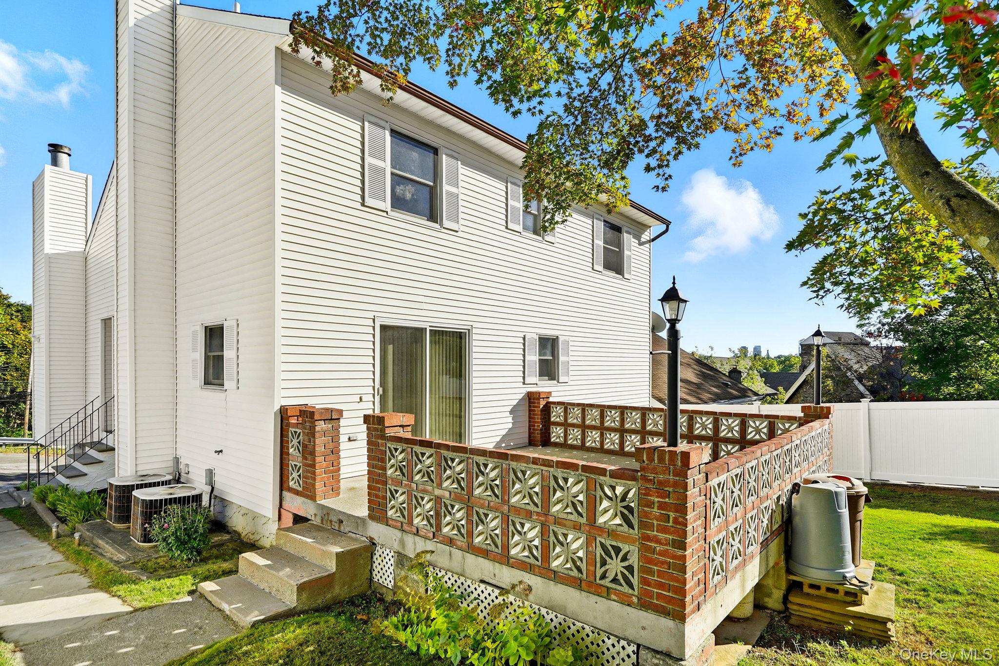 White Plains, New York 10603, United States, 5 Bedrooms Bedrooms, ,4 BathroomsBathrooms,Residential,Active,230515