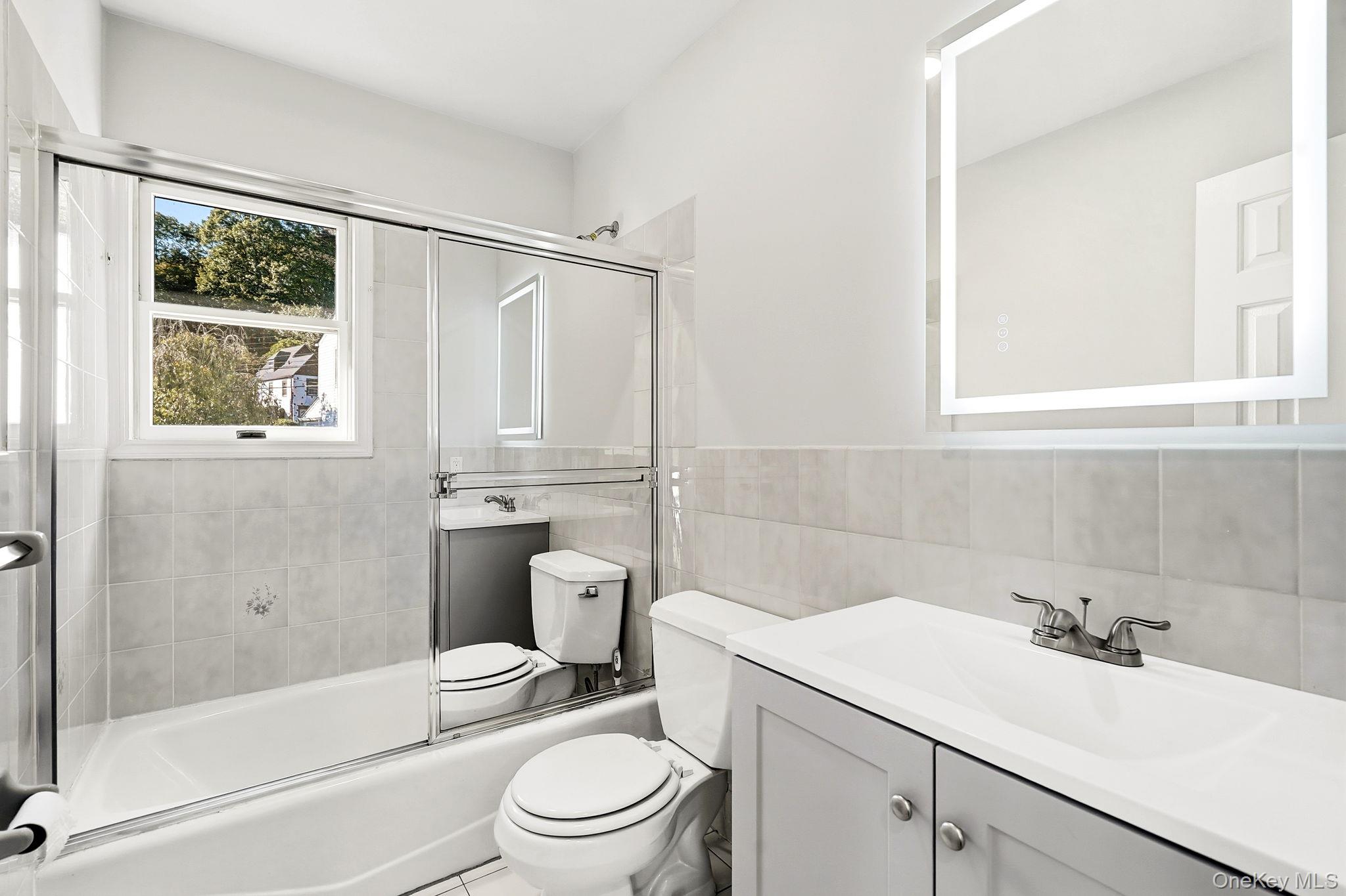 White Plains, New York 10603, United States, 5 Bedrooms Bedrooms, ,4 BathroomsBathrooms,Residential,Active,230515