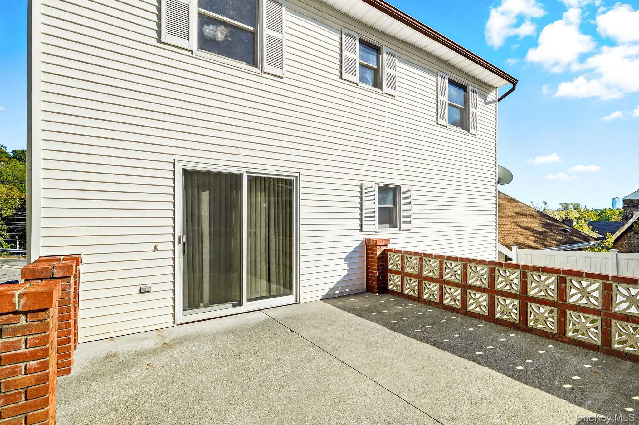 White Plains, New York 10603, United States, 5 Bedrooms Bedrooms, ,4 BathroomsBathrooms,Residential,Active,230515