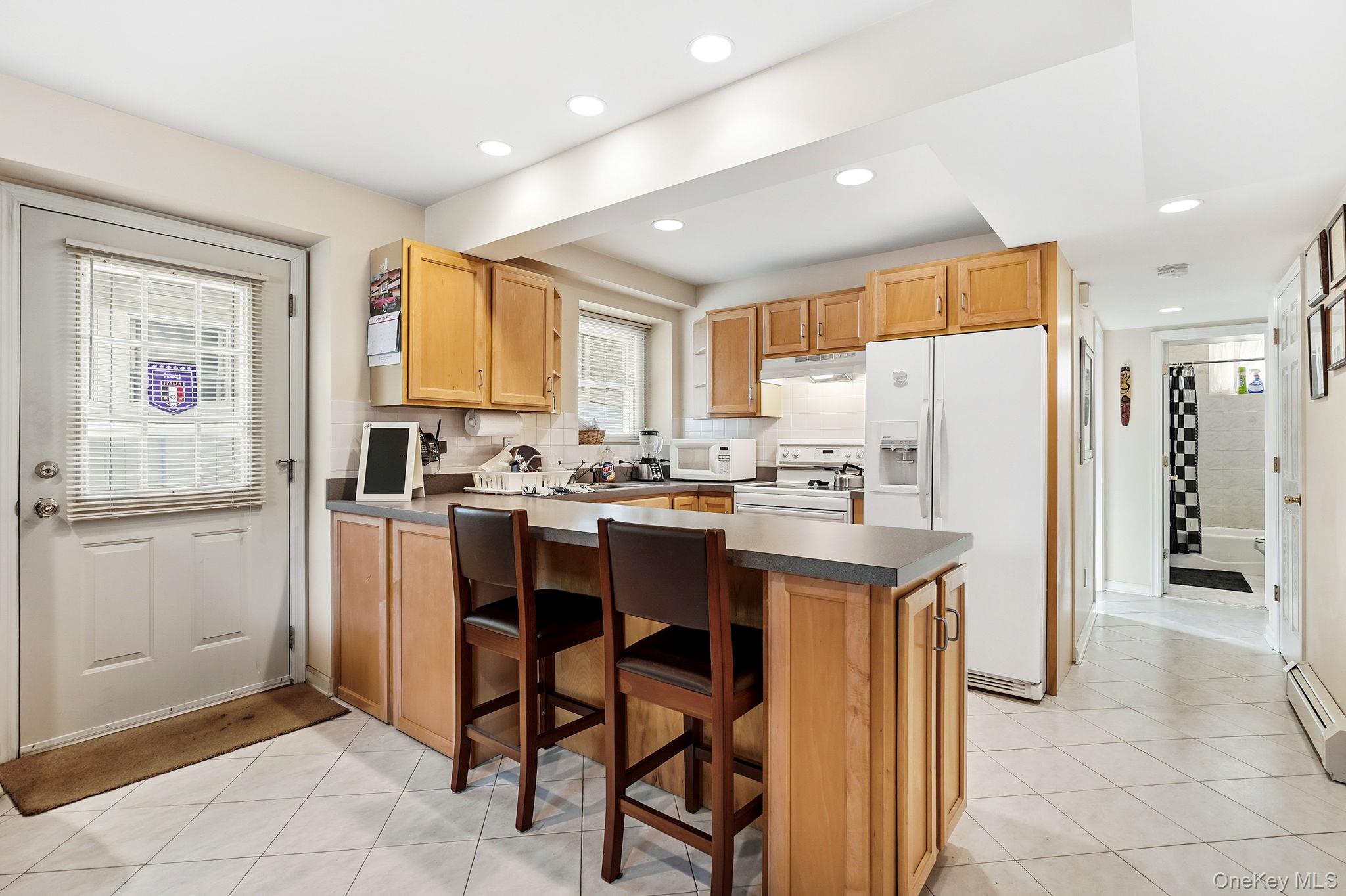 White Plains, New York 10603, United States, 5 Bedrooms Bedrooms, ,4 BathroomsBathrooms,Residential,Active,230515