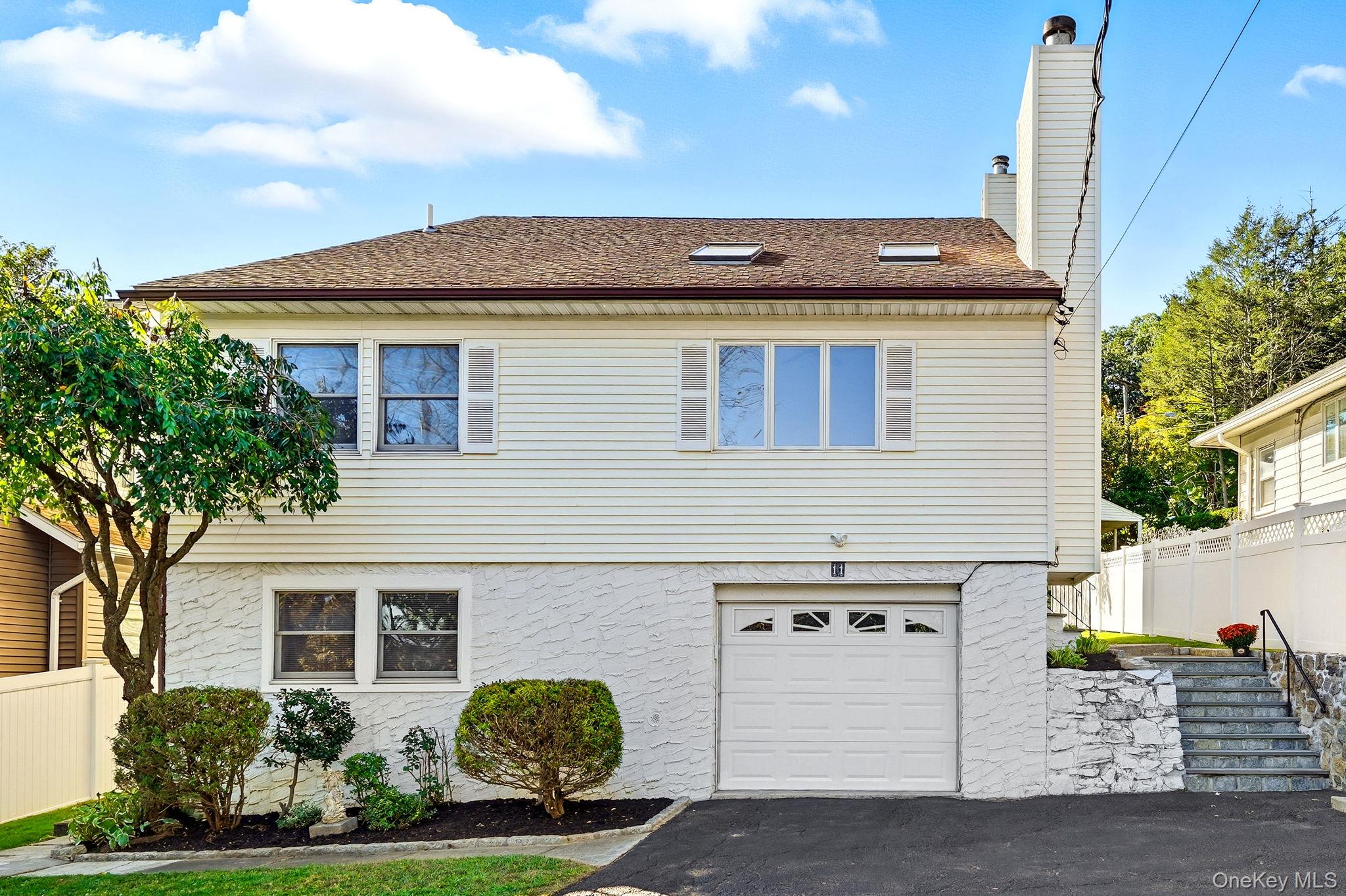 White Plains, New York 10603, United States, 5 Bedrooms Bedrooms, ,4 BathroomsBathrooms,Residential,Active,230515