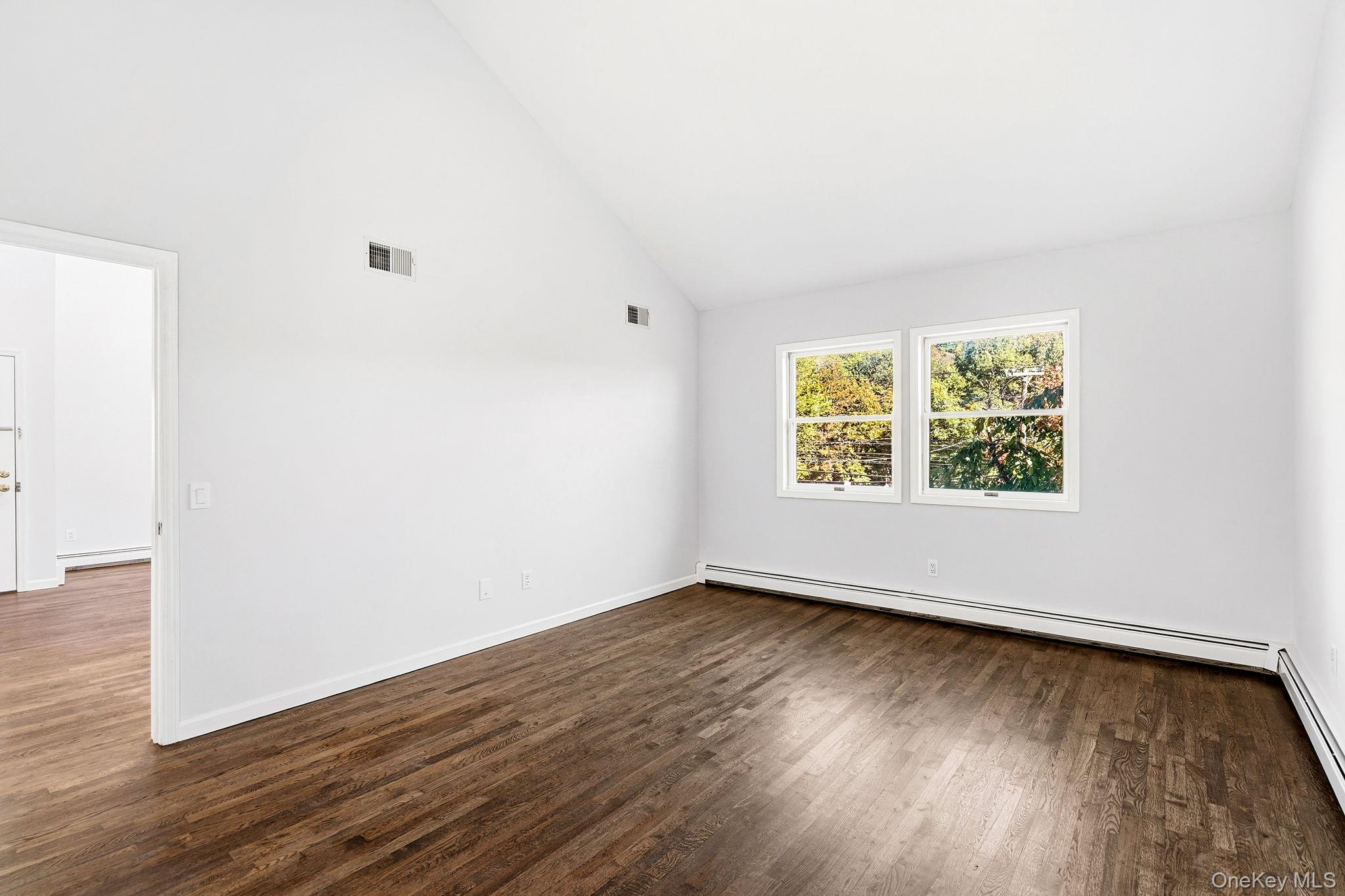 White Plains, New York 10603, United States, 5 Bedrooms Bedrooms, ,4 BathroomsBathrooms,Residential,Active,230515