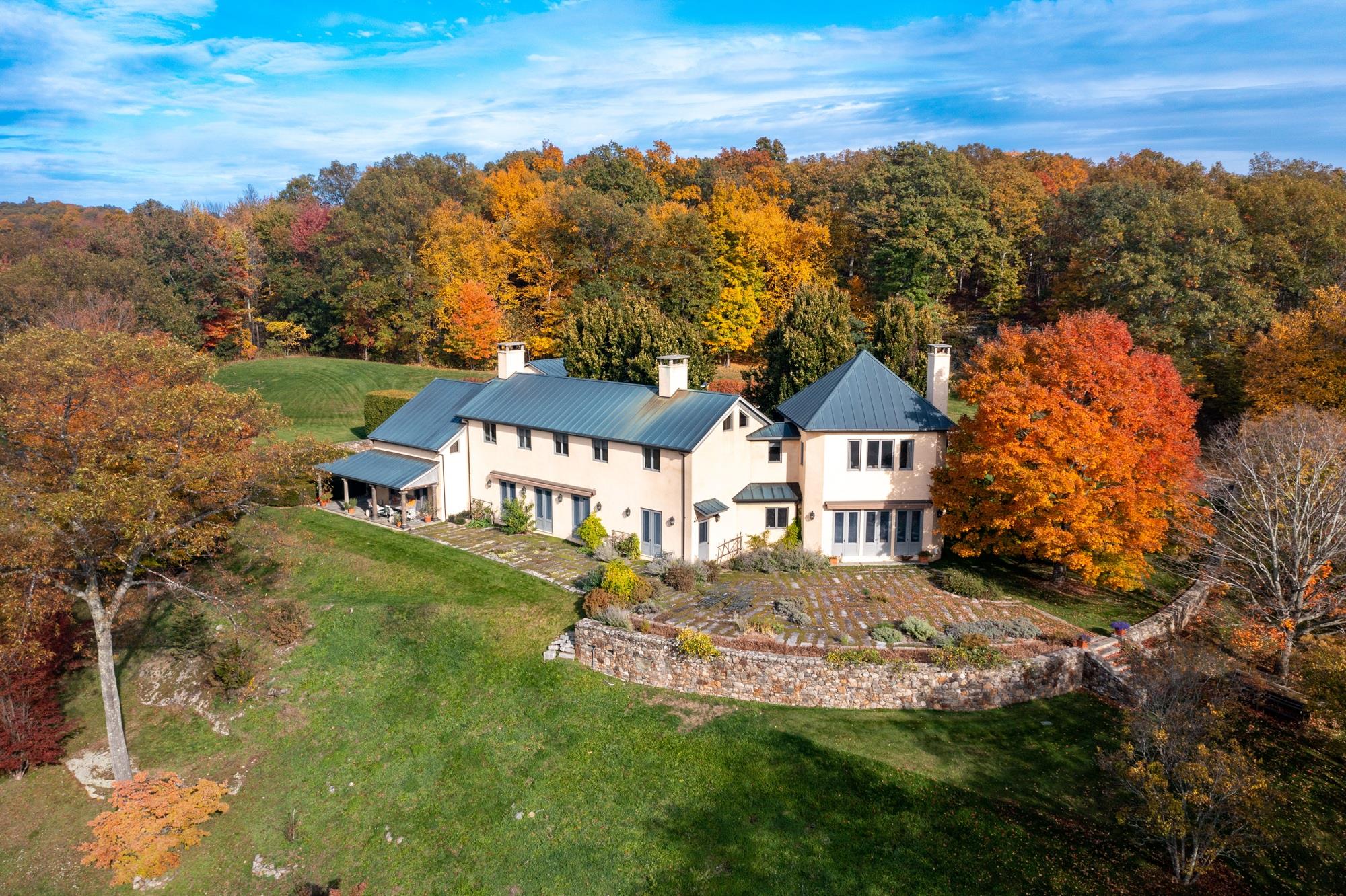 129 West Meadow Lane