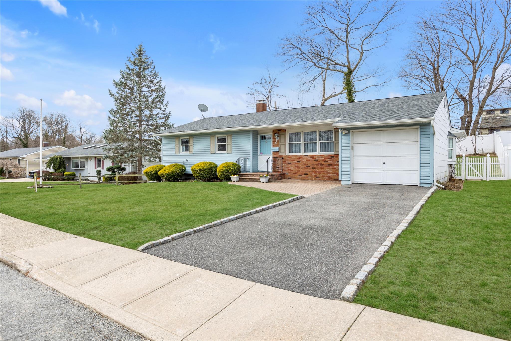 46 West Drive, Kings Park, New York image 18