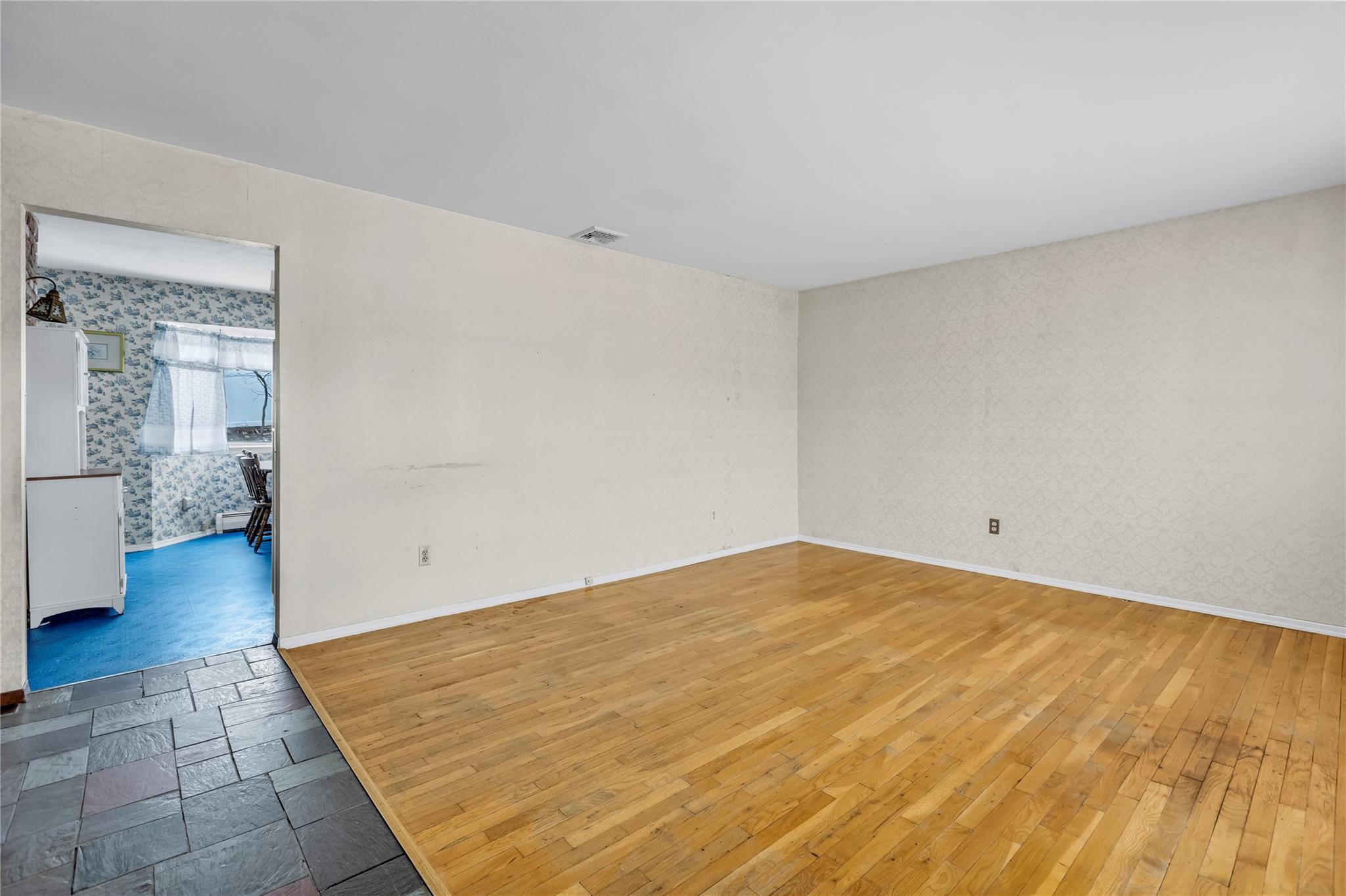 46 West Drive, Kings Park, New York image 3
