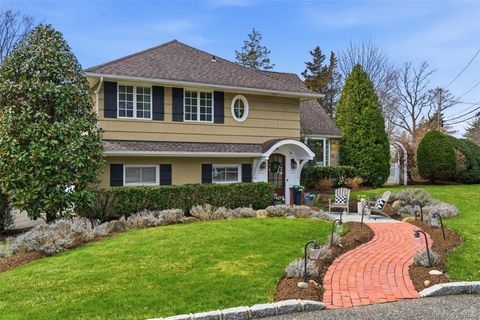 Homes For Sale - 36 Bay Drive<br/> Suffolk County, Huntington, NY 11743