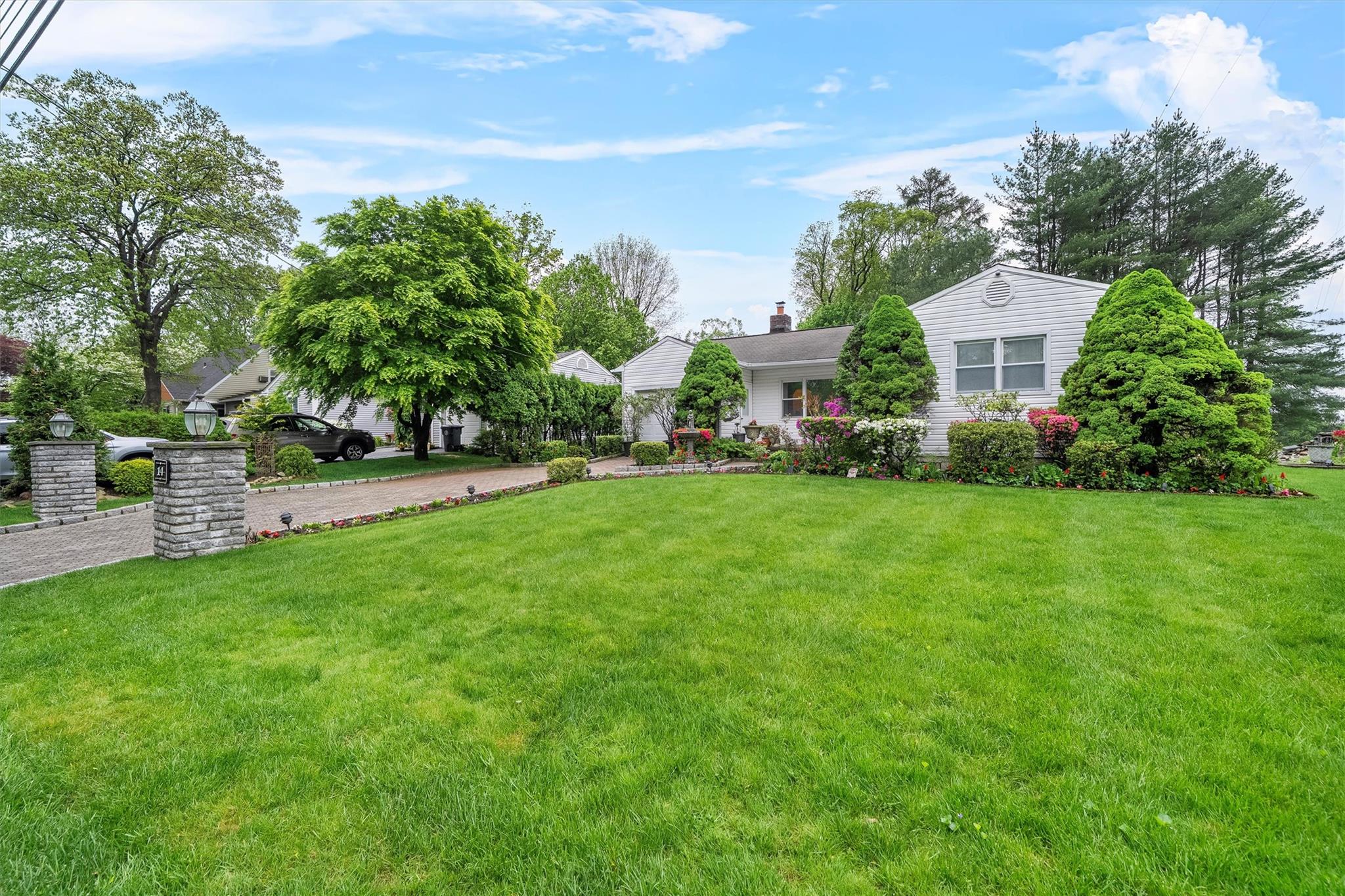 14 Essex Place, Hartsdale, New York image 3