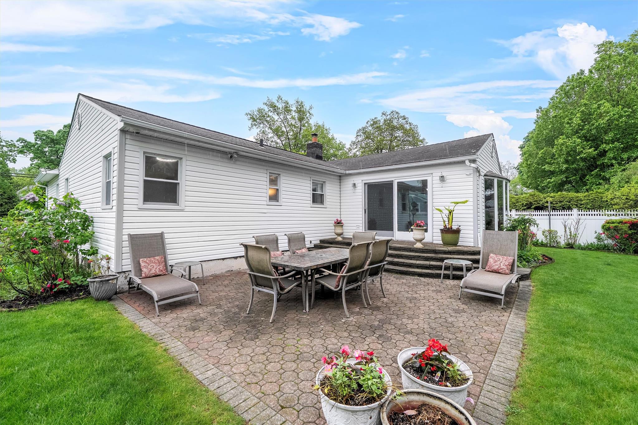14 Essex Place, Hartsdale, New York image 24