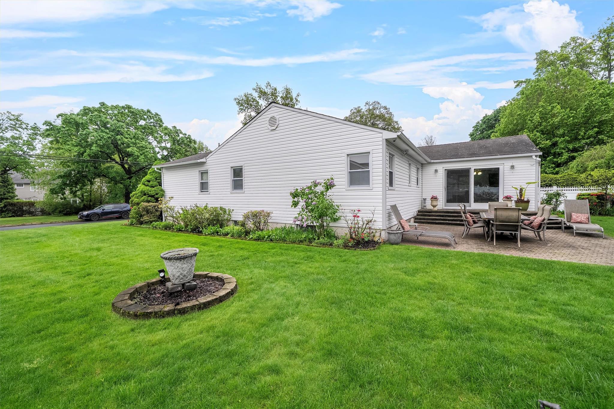 14 Essex Place, Hartsdale, New York image 26