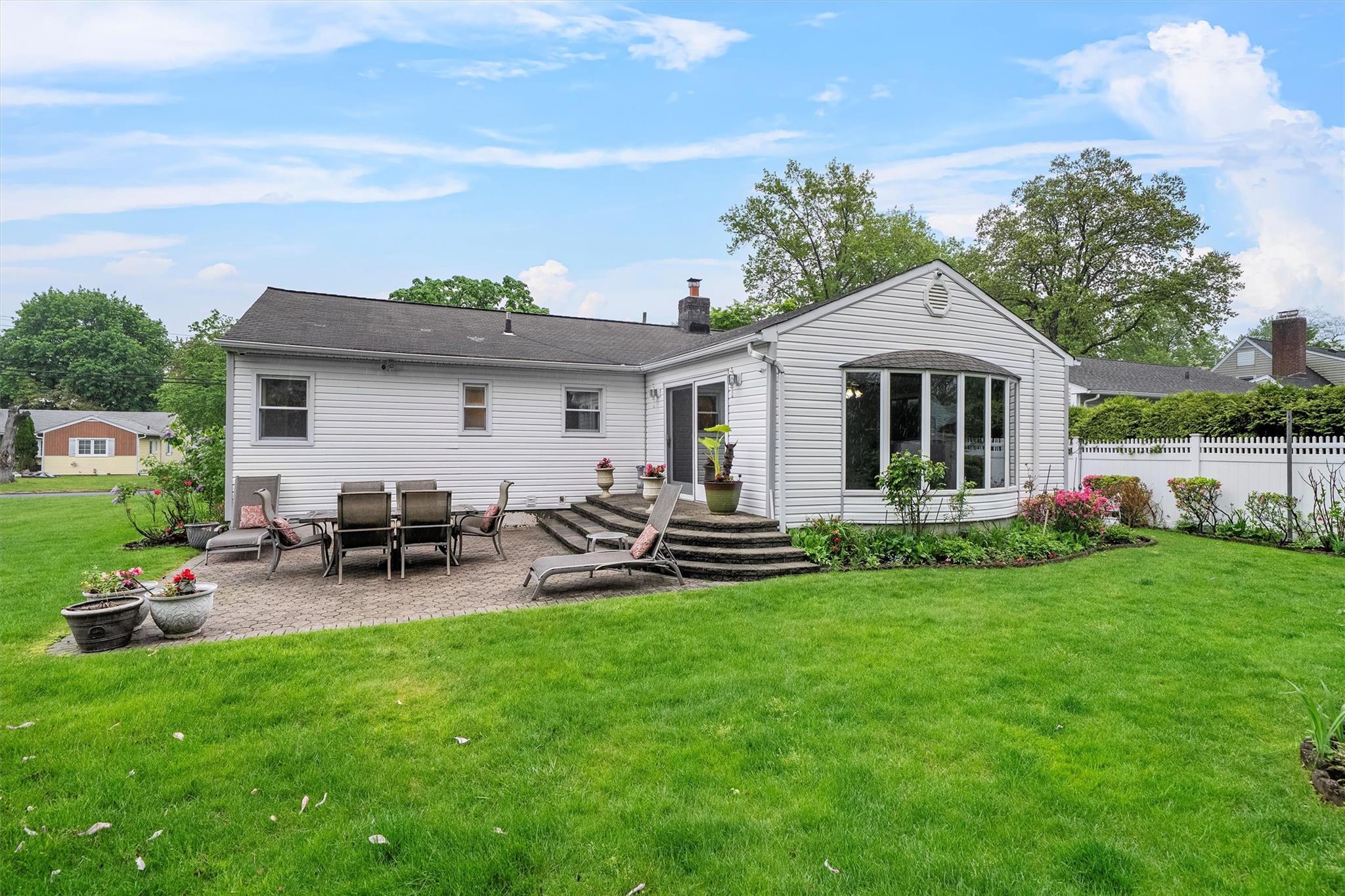 14 Essex Place, Hartsdale, New York image 25