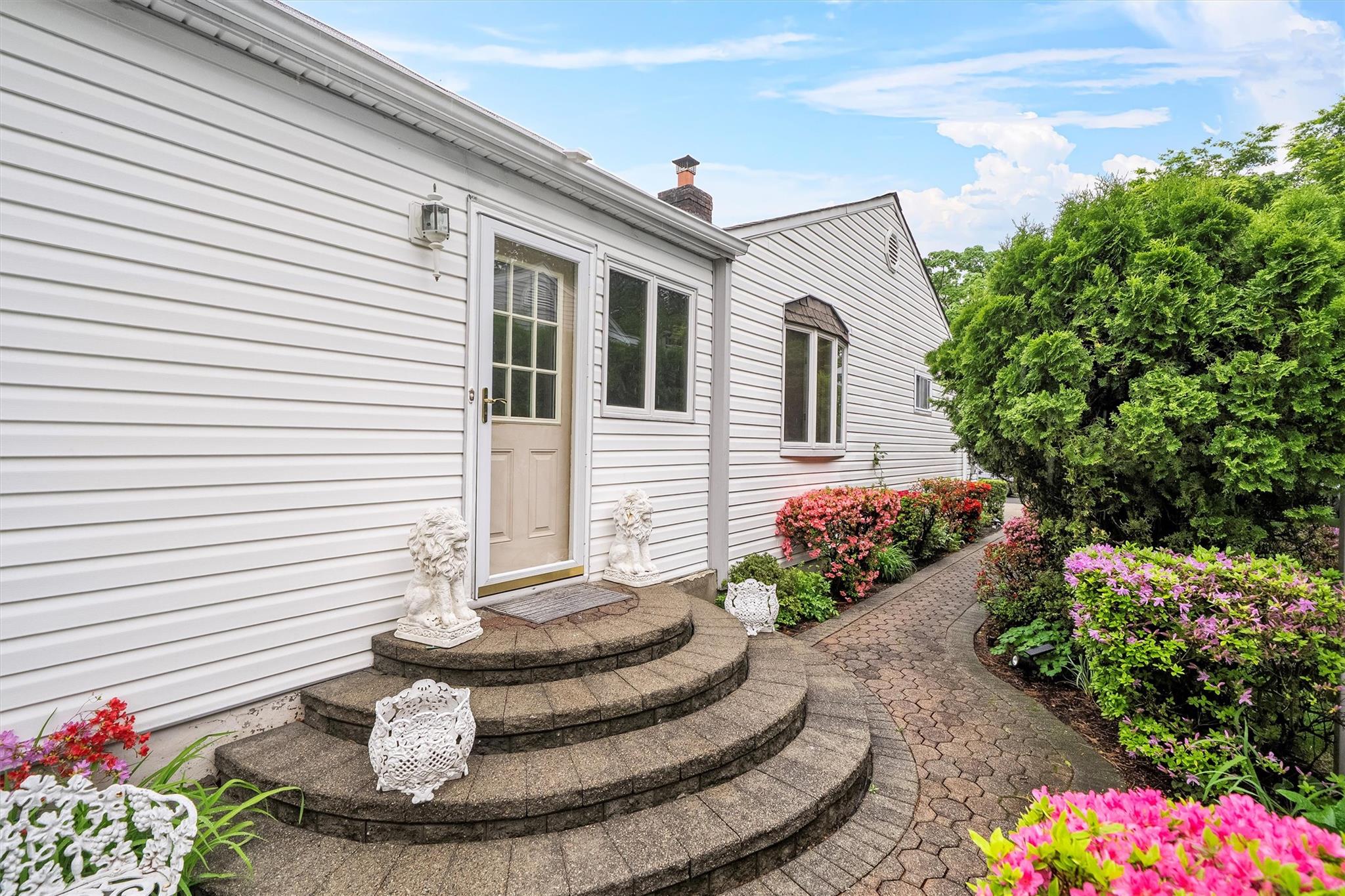 14 Essex Place, Hartsdale, New York image 22
