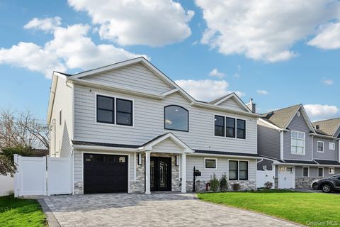 129 Tardy Lane S Wantagh NY 11793