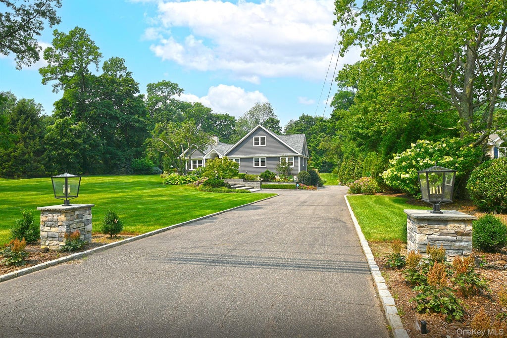 Photo of 31 Huntington Bay Road, Huntington, NY 11743 (MLS # 1060969)