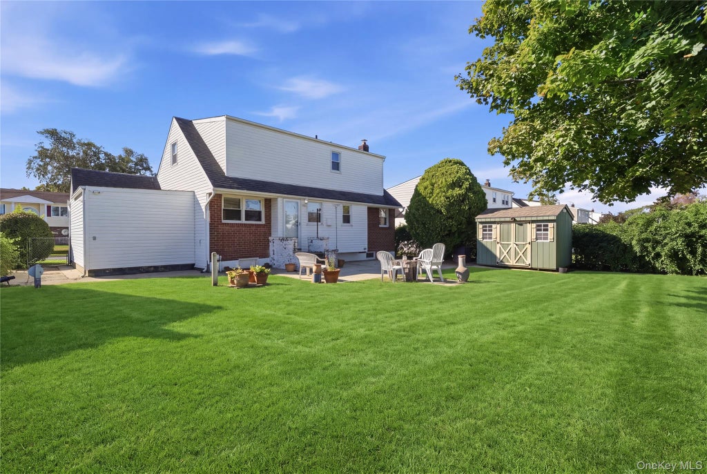 Photo of 217 N Rutherford Avenue, Massapequa, NY 11758 (MLS # 1063099)