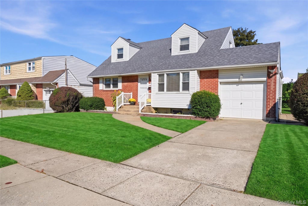 Photo of 217 N Rutherford Avenue, Massapequa, NY 11758 (MLS # 1063099)