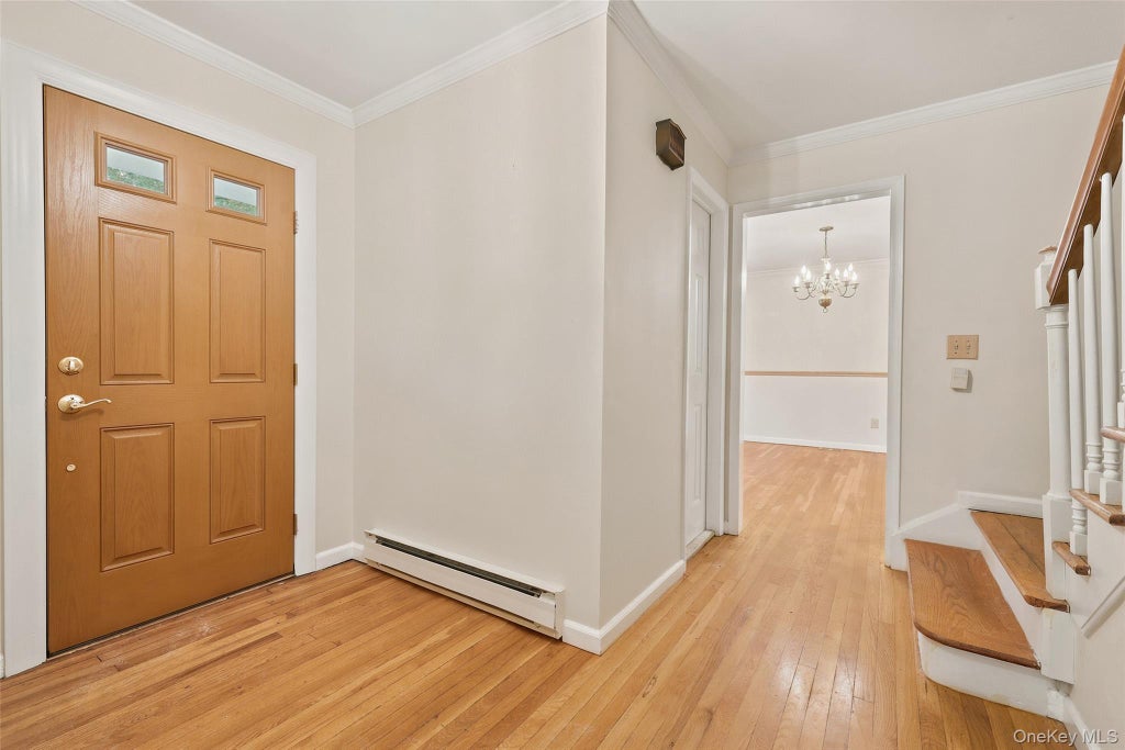 Photo of 10 Hawthorne Way, Hartsdale, NY 10530 (MLS # 1026378)
