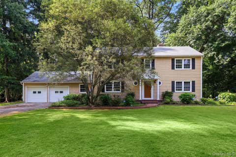 Photo of 10 Hawthorne Way, Hartsdale, NY 10530 (MLS # 1026378)