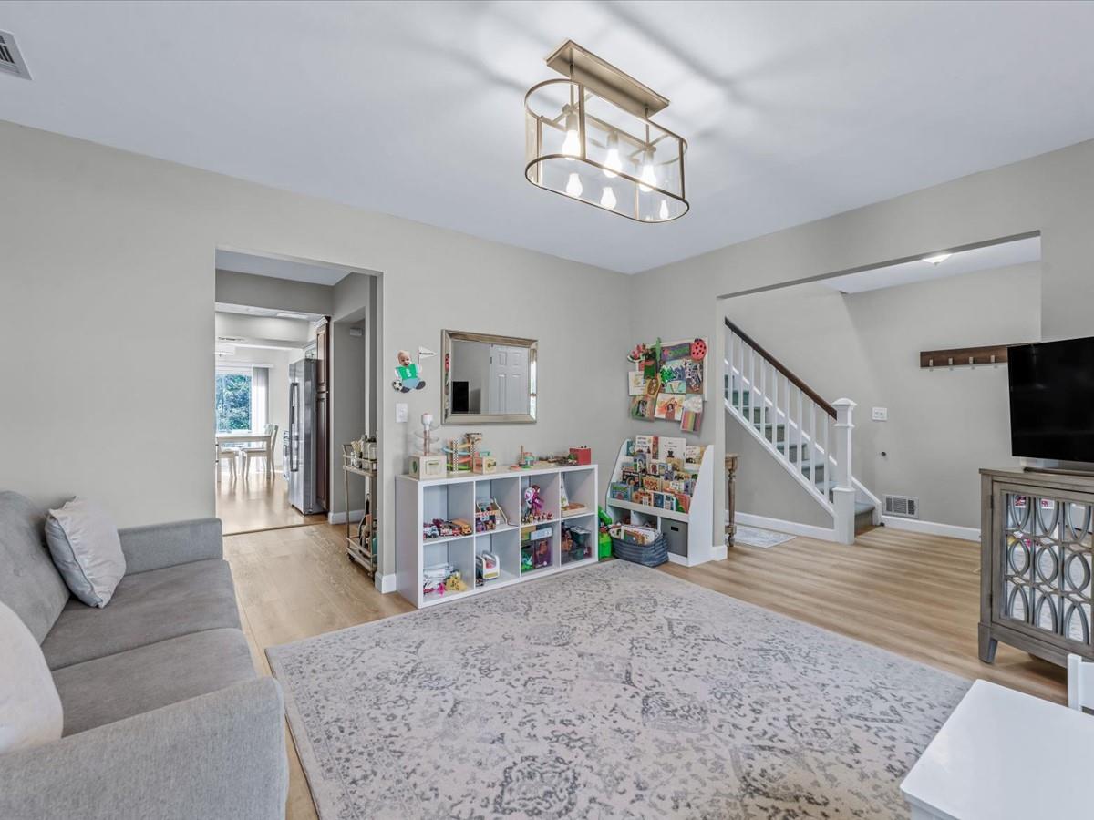 54 Hidden Ridge Drive, Syosset, New York image 6