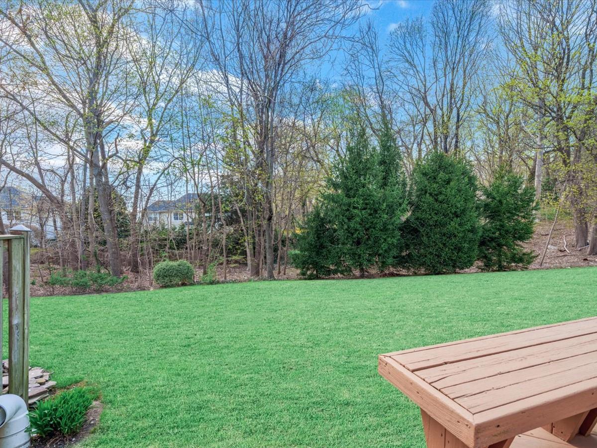 54 Hidden Ridge Drive, Syosset, New York image 26