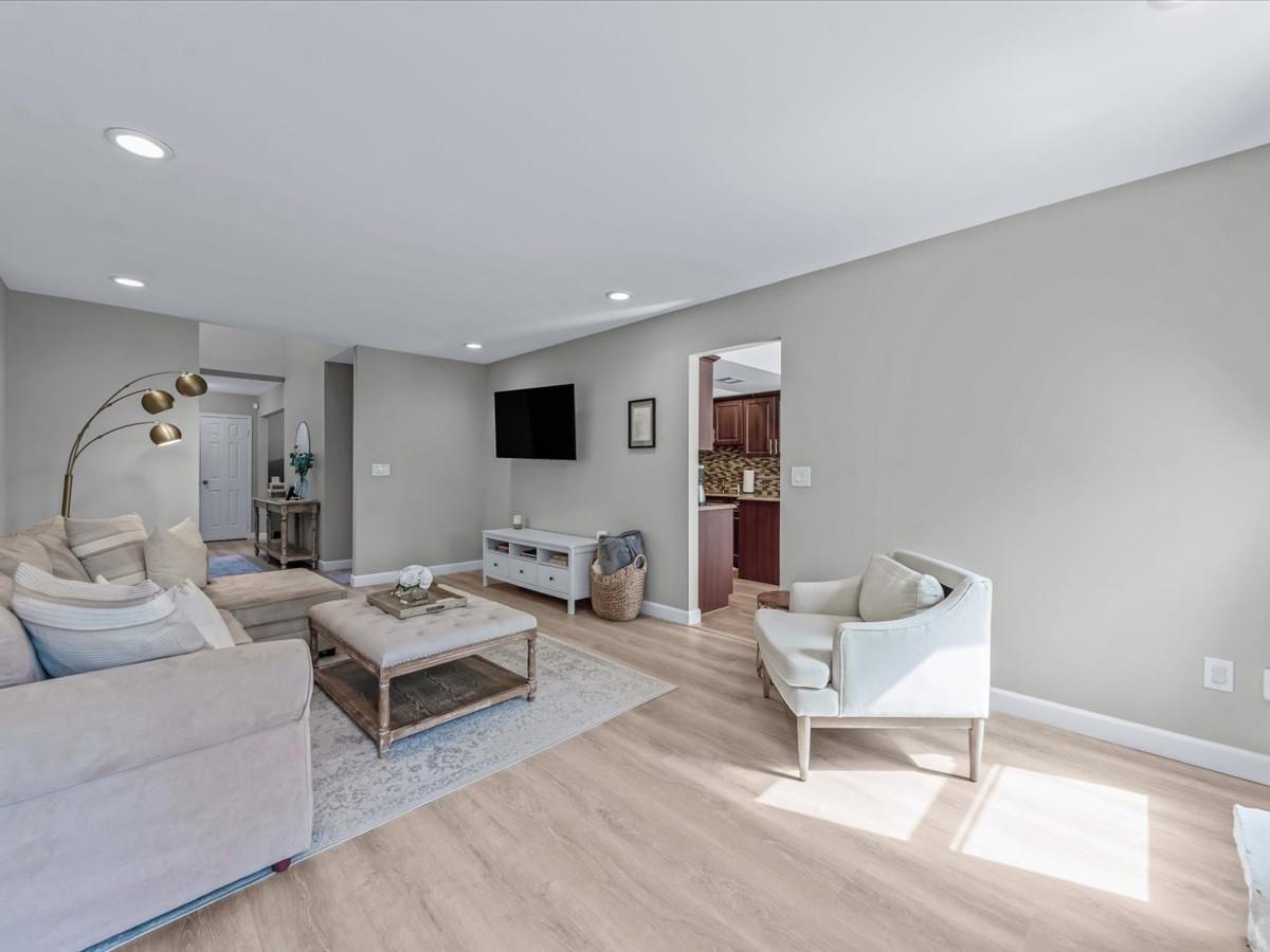 54 Hidden Ridge Drive, Syosset, New York image 14