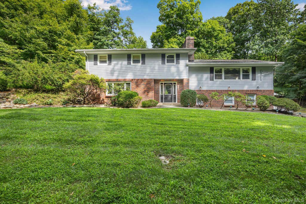 Photo of 1007 Haverstraw Road, Suffern, NY 10901 (MLS # 904883)