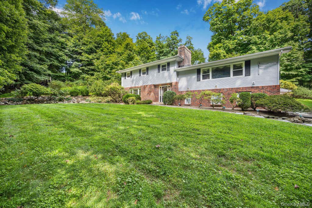 Photo of 1007 Haverstraw Road, Suffern, NY 10901 (MLS # 904883)