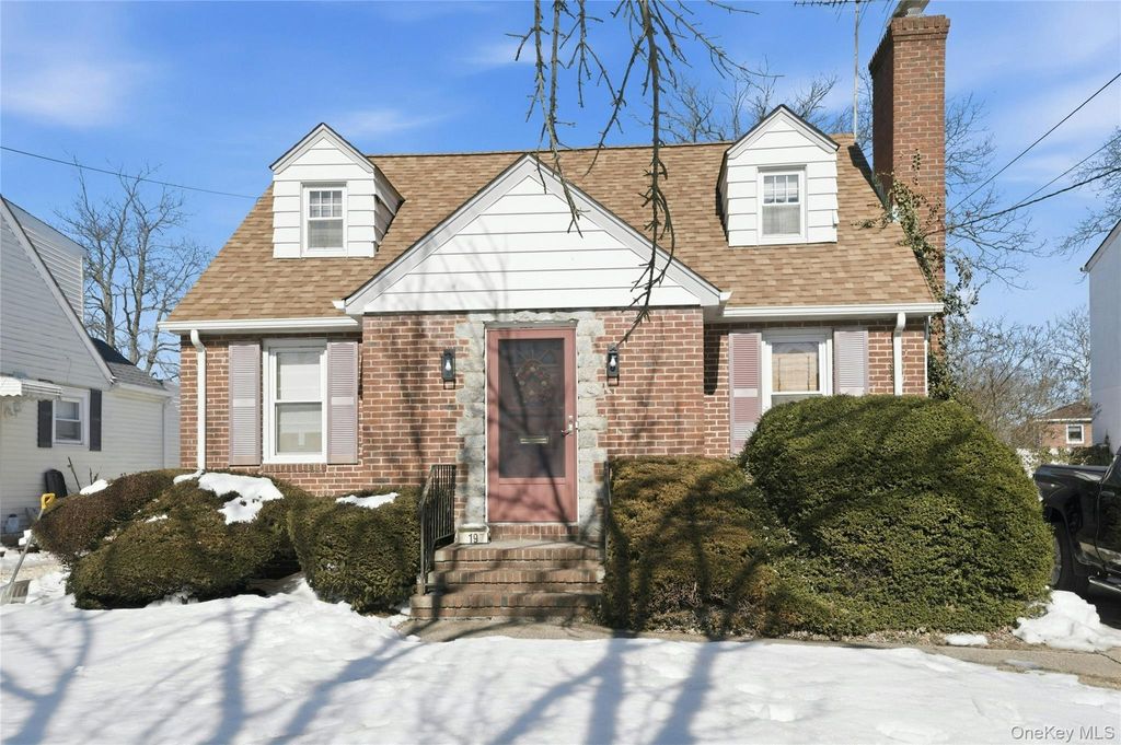 Photo of 197 Foxhurst Road, Oceanside, NY 11572 (MLS # 961553)